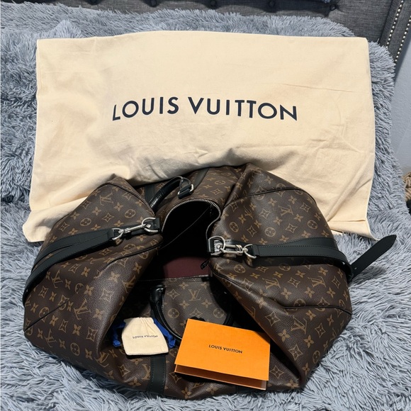 Louis Vuitton Handbags - Louis Vuitton duffel bag “KEEP 55”